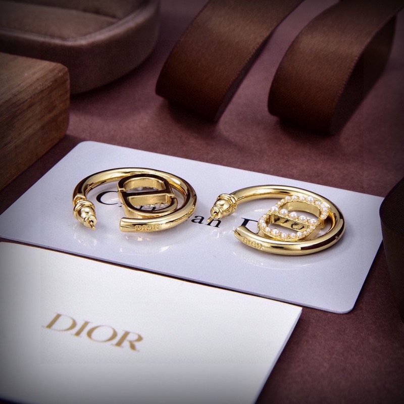 chr1st1an D10r earrings